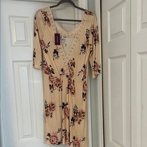 Chic Floral Midi Dress with Lace Detail